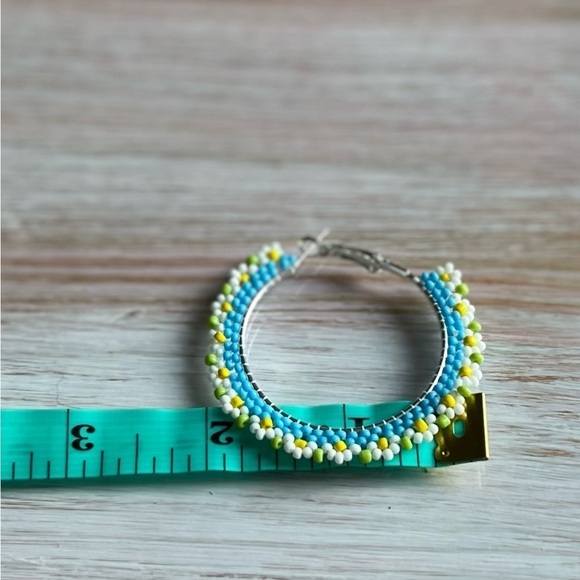 New - Summer Daises Beaded Hoop Earrings - 2 ” hoops - Picture 4 of 6